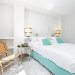 Beautiful 2 Bed Playas Del Duque + Parking Rdr294