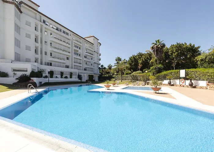 Beautiful 2 Bed Playas Del Duque + Parking Rdr294