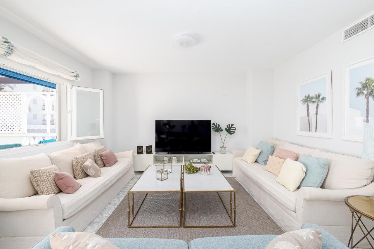 Beautiful 2 Bed Playas Del Duque + Parking Rdr294 * Marbella