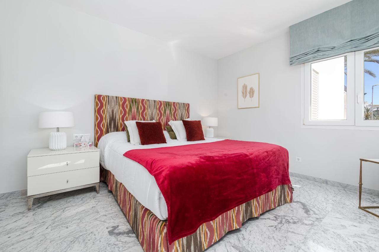 Beautiful 2 Bed Playas Del Duque + Parking Rdr294